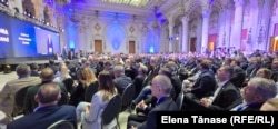 Aproximativ 1.200 de delegaţi PNL sunt prezenţi la Congresul extraordinar al partidului.