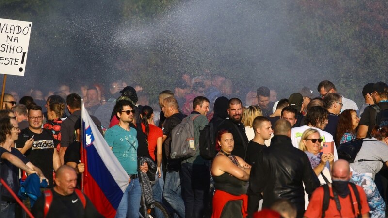 Slovenačka policija suzavcem i vodenim topovima na demonstrante u Ljubljani