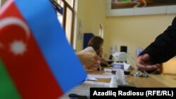 تصویری از یک حوزه رأیگیری در باکو