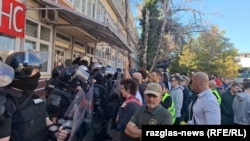 Žandarmerija na protestu građana ispred DIF-a, Novi Sad, Srbija, 1. septembar 2025.