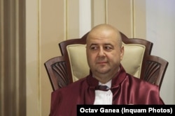 Mihai Busuioc a ajuns magistrat constituțional după ce a fost propus de Partidul Social Democrat în această demnitate. El a fost unul dintre cei cinci magistrați care au votat împotriva legii asumate de coaliția de guvernare.