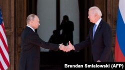 Ҷо Байден, президенти ИМА ва Владимир Путин, президенти Русия