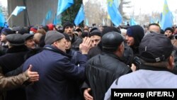 Демонстрация крымских татар 26 февраля 2014 года