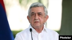 Armenia -- Former President Serzh Sarkisian holds a news conference in Yerevan, August 19, 2020.