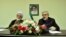 میر حسین موسوی (راست) ‌و مهدی کروبی همراه با زهرا رهنورد از بهمن سال ۸۹ در حصر خانگی به سر می‌برند.