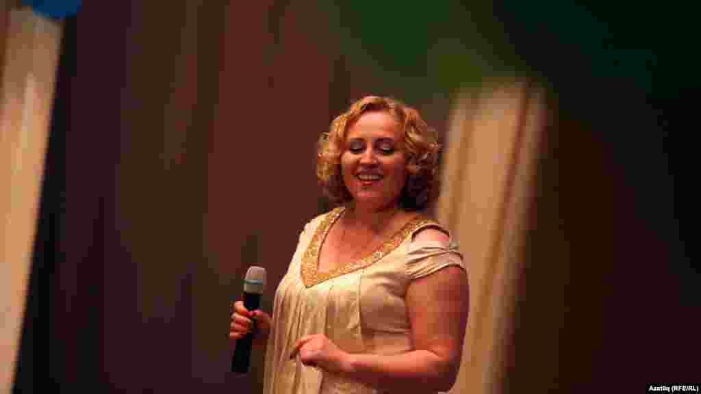 Альбина Бәширова (Алия Бәшированың туганы, җырчы)