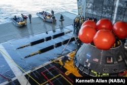 Тренировка по эвакуации капсулы Orion при приводнении в Тихом океане