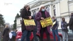 Protestë në Sarajevë për shkak të mossigurimit të vaksinave