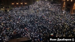 "По-малко списъци кой за кого е гласувал". Защо отново има протест в София