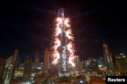 برج خلیفه در شب سال نو در دوبی