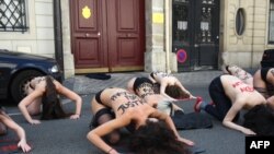 Тунис, 5 июня 2013 года: акция FEMEN