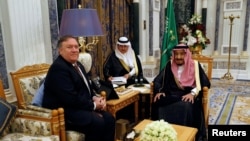 Saudi Arabia's King Salman bin Abdulaziz Al Saud meets with U.S. Secretary of State Mike Pompeo in Riyadh, Saudi Arabia, October 16, 2018. REUTERS/Leah Millis/Pool