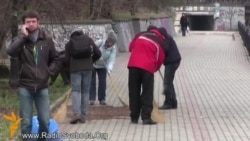 У Сімферополі українці провели акцію за чистоту в місті і за єдину Україну