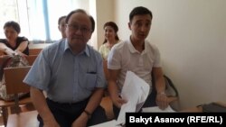 Naryn Ayiyp (left) in a Bishkek court