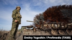 Ruske kopnene snage su mesecima iscrpljujućeg ratovanja oslabile ukrajinsku odbranu, ali uz ogromne gubitke. Na fotografiji ruski vojnik u Ukrajini, 4. novembar 2025.