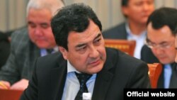 Шамил Атаханов.