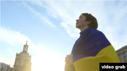 Артем на майдані Незалежності в Києві