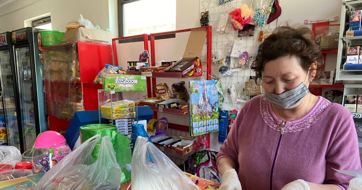 m және con m кабелімен порно Жуынатын бөлмеде жатып жыныстық қатынасқа түсіп, жаттық.