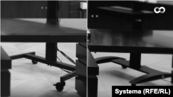 Ново-Огарёводаги ишхонада телевизор тумбасининг пастки қисми шакли Сочи ва Валдайдаги офислардагидан фарқ қилади.