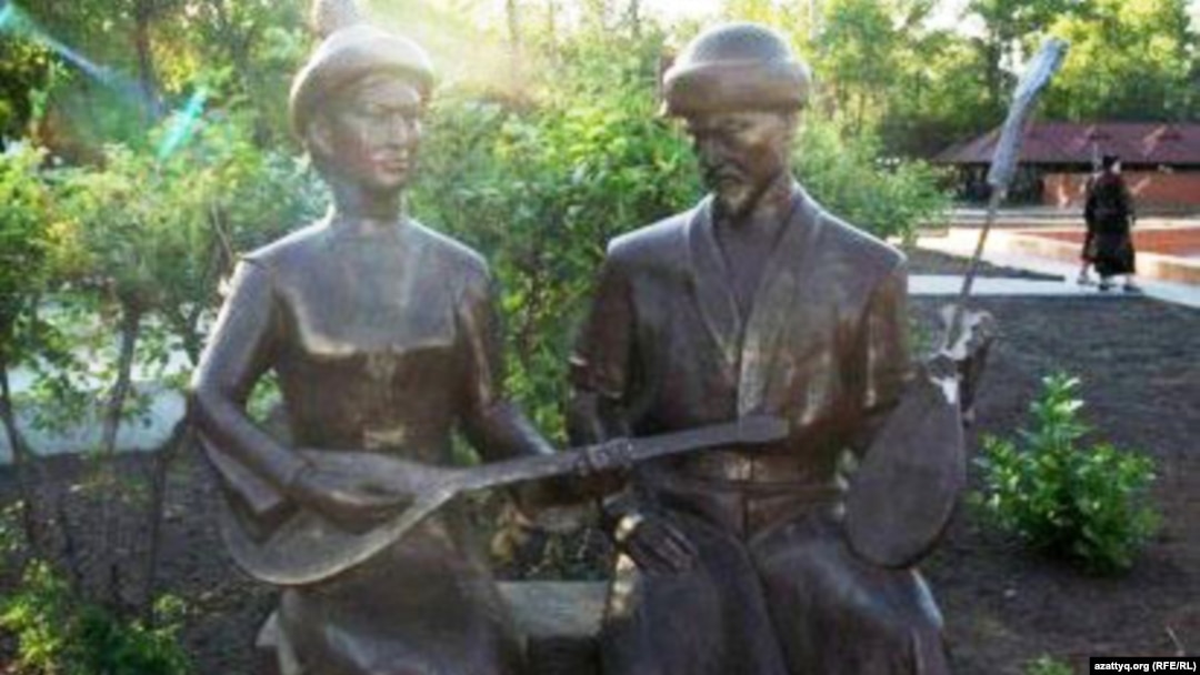 Жалаңаш ұйықтап жатқан қыздардың суреттері