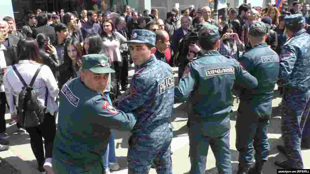 Митинг в Ванадзоре, третьем по величине городе Армении, 17 апреля 2018 г.