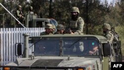 پلیس می‌گوید در مزرعه با حمله مردان مسلح روبه‌رو شده است