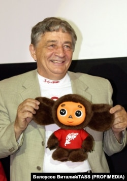 Eduard Uspensky (1937-2018) with a Cheburashka soft toy in 2004