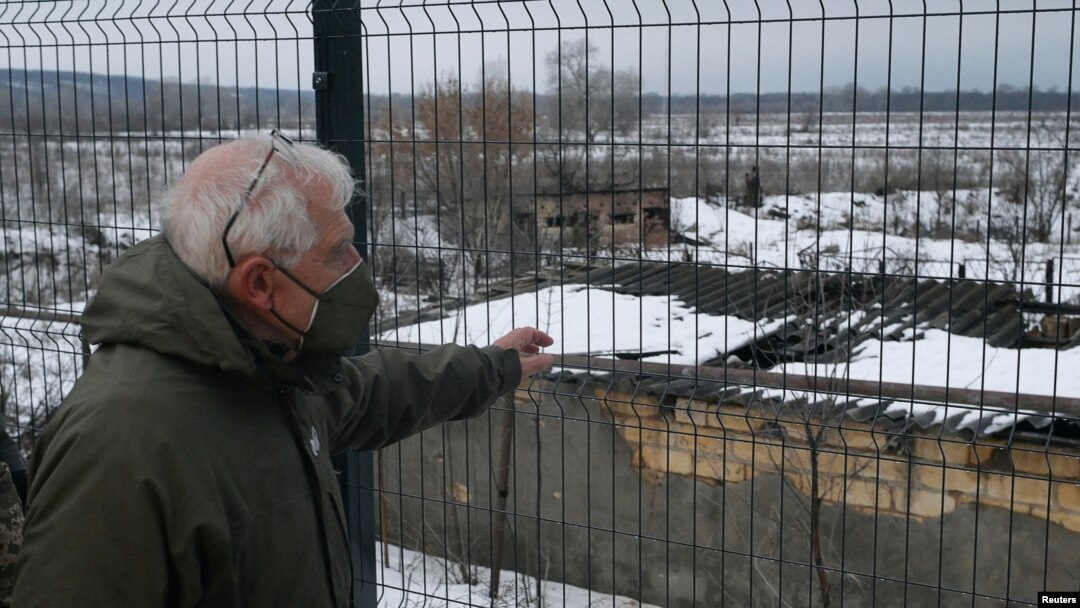  Șeful politicii externe al UE, Josep Borrell, în vizită în regiunea Luhansk, din estul Ucrainei - 5 ianuarie 2022