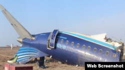 Самолет "Азербайджанских авиалиний" после крушения