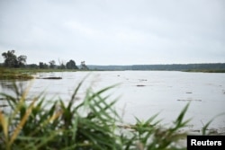 Râul Oder la Ratzdorf, la granița polono-germană, deja umflat la 16 septembrie.