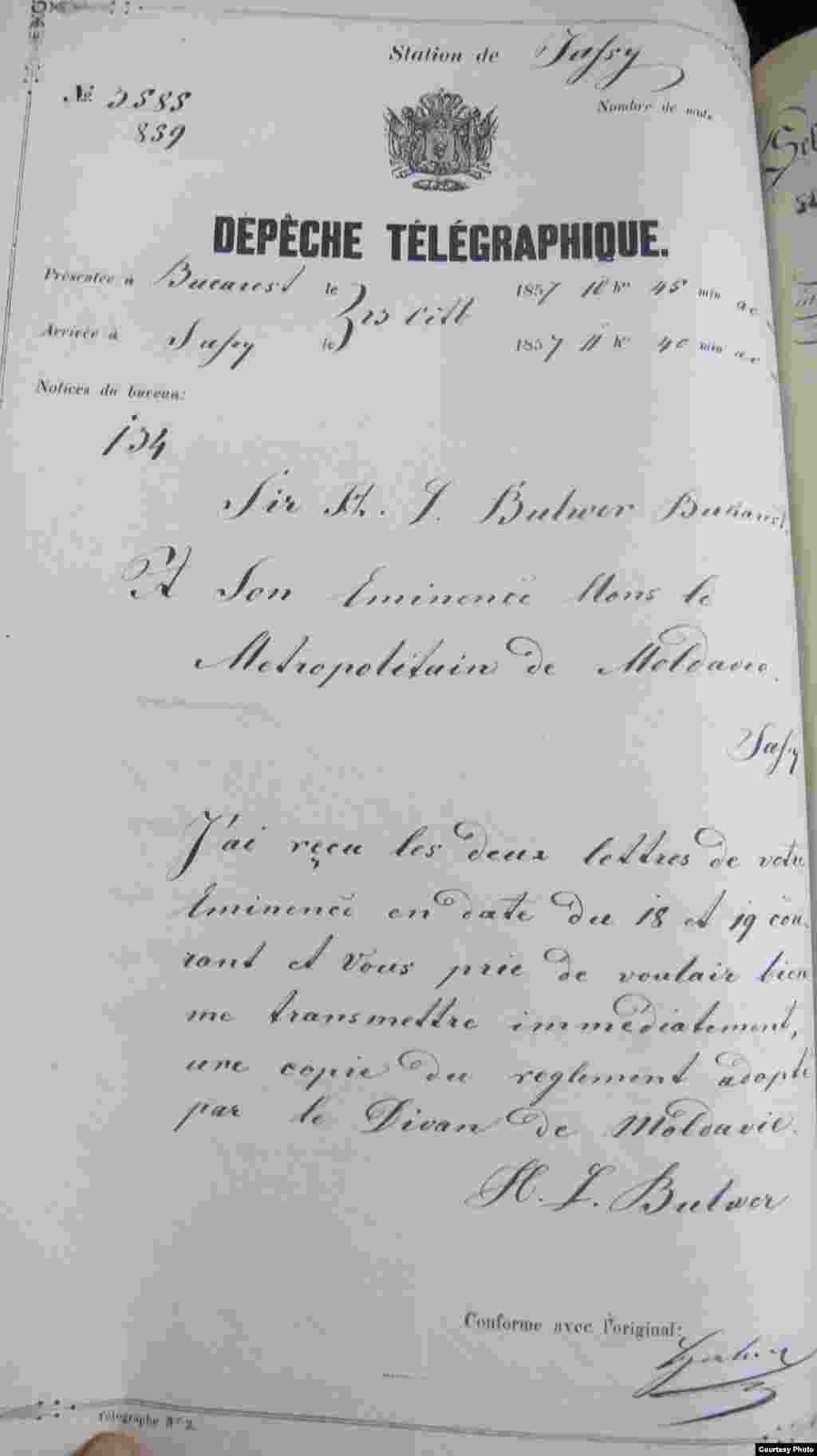 În momentul Unirii Principatelor, Moldova și Țara Românească se aflau sub garanția colectivă a Marilor Puteri: Marea Britanie, Franța, Prusia, Austria, Sardinia, Rusia și Turcia. Grație faptului că în 1856, Rusia pierduse Războiul Crimeei în fața Turciei susținute de Anglia și Franța, Principatele Române au ieșit de sub protectoratul rusesc instituit în 1829 și au intrat sub protecție occidentală. Mesaje diplomatice ca acesta din 1859 erau mai mult decât informații de politică externă obișnuită. A fost momentul în care lumea românească se conecta și politic la Occident.&nbsp;