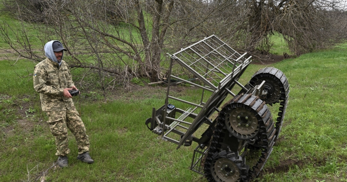 Український "робот взяв полонених без жодного пострілу". Кажуть: випробовують новинки для фронту