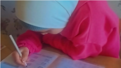 Məktəblərdə hicab problemi İranla gərginliyə görədir?