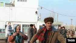 1990-й год. Армянские беженцы в Бакинском порту