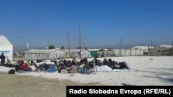 Архивска фотографија-Прифатен центар за мигранти на македонско-грчката граница кај Гевгелија.