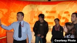 Mladi iz Prištine u studiju B92, oktobar 2010