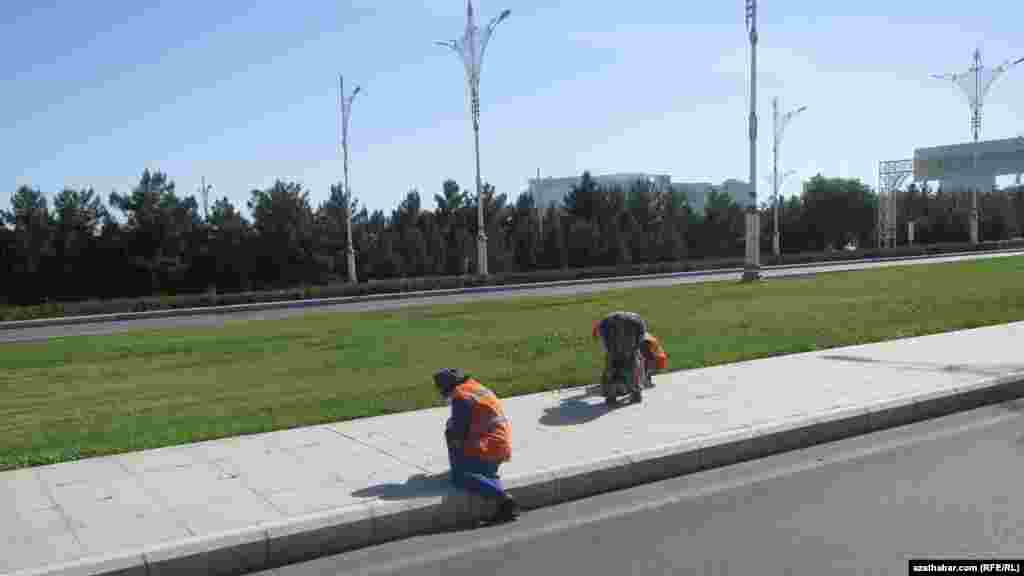 Köçe süpürijiler, Aşgabat