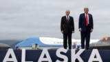 Президента США та Росії на Алясці після прибуття, відповідно, з Вашингтона та Москви на переговори. Анкоридж, 15 серпня 2025 року