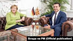Премиерот Зоран Заев со германската канцеларка Ангела Меркел во Скопје
