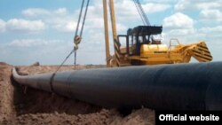 Energiýa ekspertleri Türkmenistanyň esasy meselesiniň tebigy resurslaryny ýerlemekden ybaratdygyna ünsi çekýärler. 