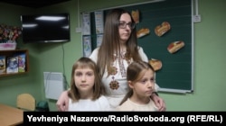 Юлія Огнєва з доньками