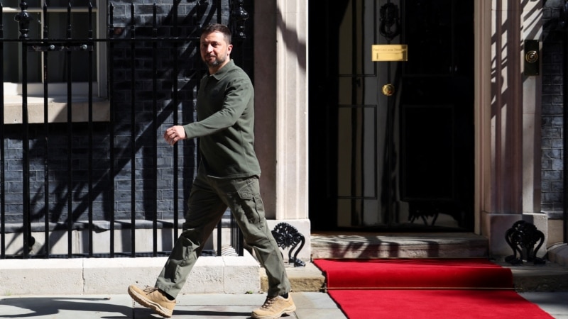 Volodimir Zelenski a fost la ședință de cabinet la Londra, pe Downing Street