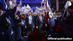 Armenia - President Serzh Sarkisian and Prime Minister Karen Karapetian arrive at an election campaign rally in Yerevan, 31Mar2017.