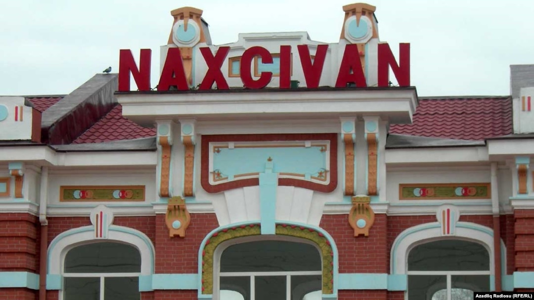 Naxçıvanda mərkəzi dəmiryolu vağzalı.