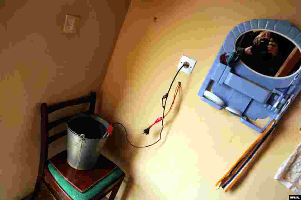 Qazsız, susuz, tualetsiz qəsəbə-Atyalı #10