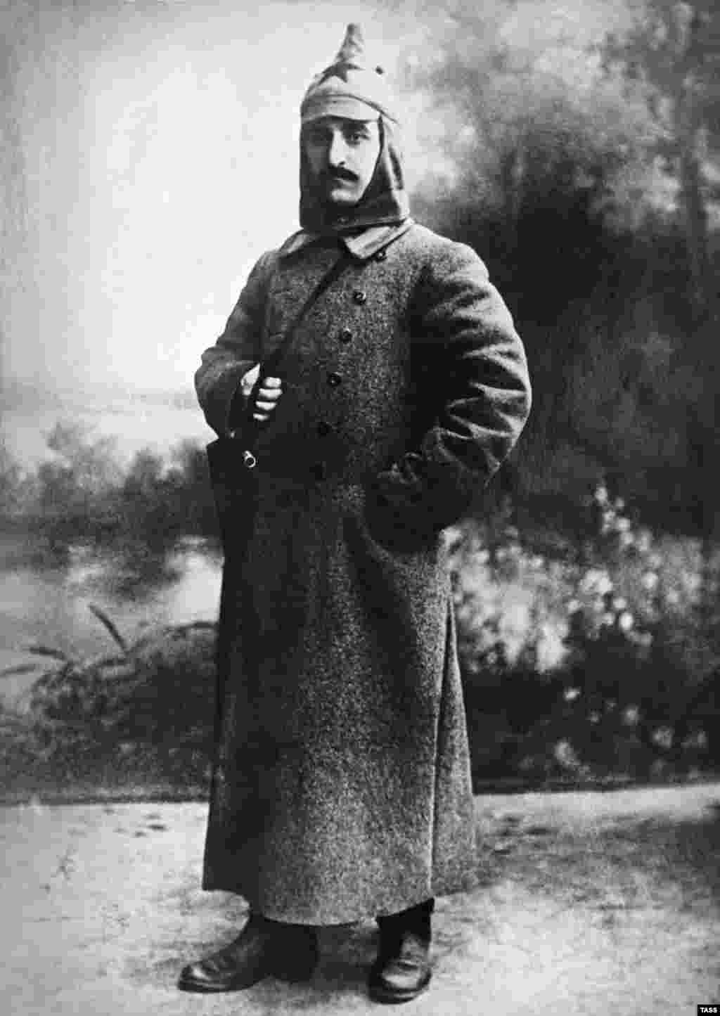 Georgian-born communist&nbsp;Grigory&nbsp;Ordzhonikidze trussed up in the Red Army uniform in 1920.&nbsp;One hundred&nbsp;years after they were adopted by Russia&#39;s communists, original budyonovkas can today&nbsp;sell for hundreds&nbsp;of dollars, and replicas are now&nbsp;on sale&nbsp;in many of Russia&#39;s tourist hotspots.&nbsp;