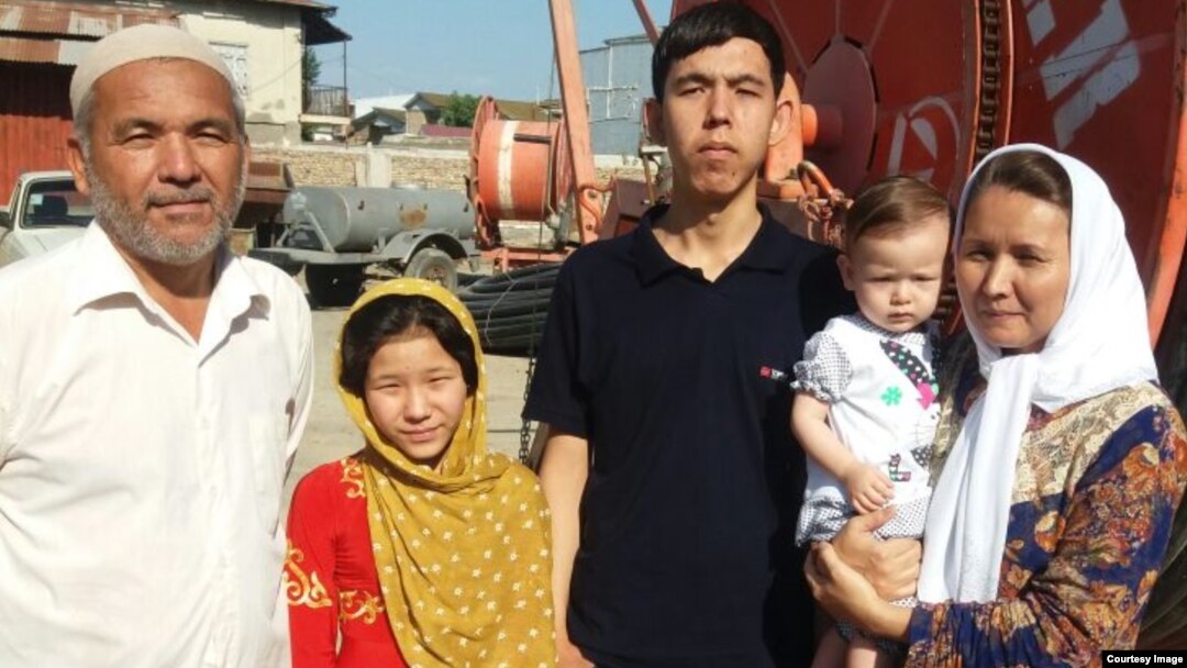 Олар өздерінің жеке мұрағаттарынан жеке секс көріністерін өздері үшін түсіріп алған. Олар өздерінің жеке мұрағаттарынан жеке секс көріністерін өздері үшін түсіріп алған.