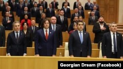 ფოტო არქივიდან: მე-11 მოწვევის სადაო პარლამენტის პირველი სხდომა