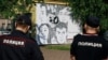 Полиция сняла плакат с убитыми журналистами с будки в Петербурге