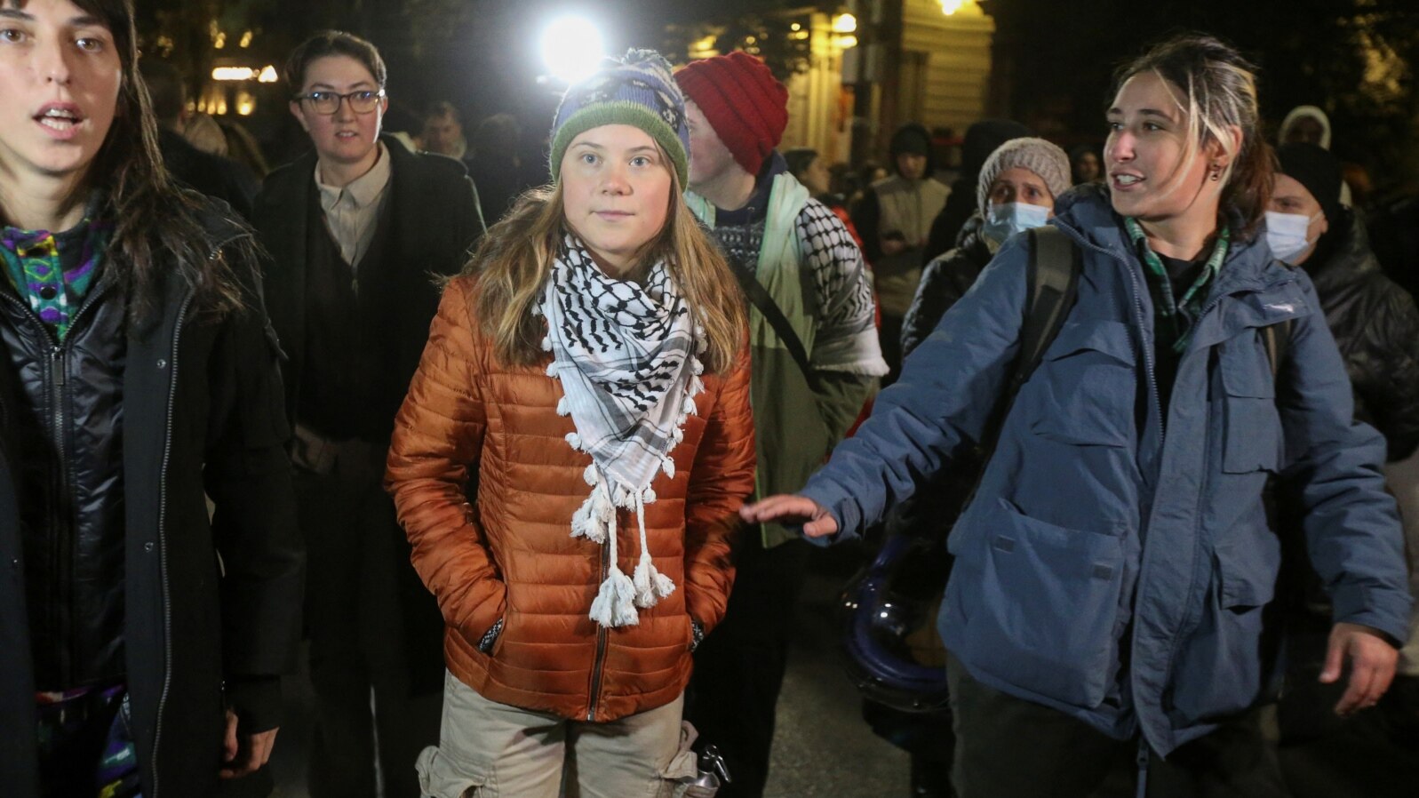 Greta Thunberg s-a alătura protestatarilor la recentele marșuri referitoare la rezultatul alegerilor din Georgia. 